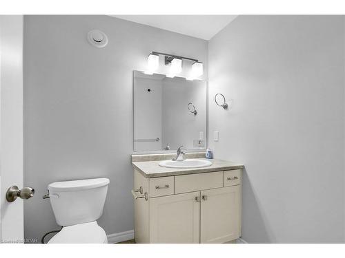 56 Honey Bend, St. Thomas, ON - Indoor Photo Showing Bathroom