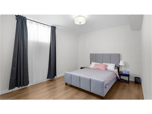 3094 Tokala Trail, London, ON - Indoor Photo Showing Bedroom