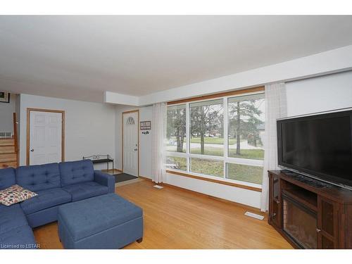 1227 Toukay Crescent, London, ON - Indoor Photo Showing Living Room