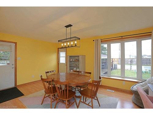 1227 Toukay Crescent, London, ON - Indoor Photo Showing Dining Room