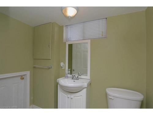 1227 Toukay Crescent, London, ON - Indoor Photo Showing Bathroom