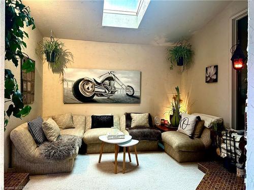 655 Woodcrest Boulevard, London, ON - Indoor Photo Showing Living Room