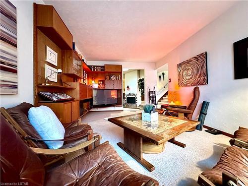 655 Woodcrest Boulevard, London, ON - Indoor Photo Showing Living Room