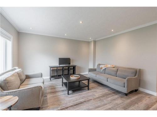 73634 London Road, Kippen, ON - Indoor Photo Showing Living Room