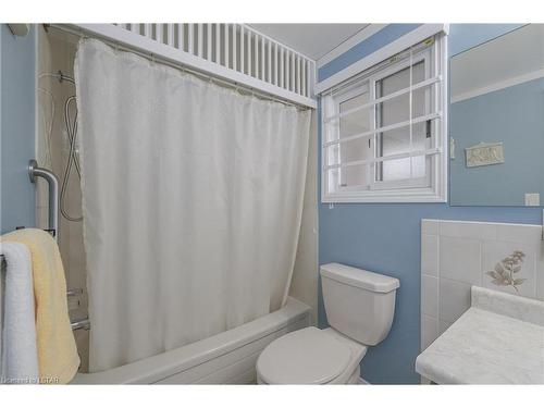 1159 Aldersbrook Road, London, ON - Indoor Photo Showing Bathroom