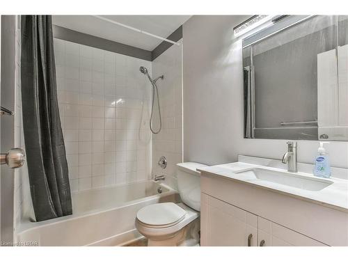 203-1445 Huron Street, London, ON - Indoor Photo Showing Bathroom