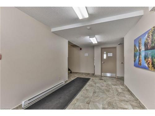 203-1445 Huron Street, London, ON - Indoor Photo Showing Other Room