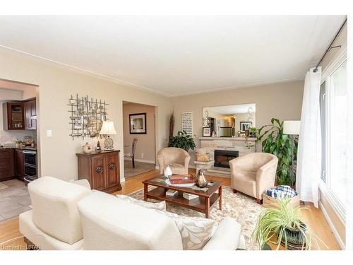 347 Burlington Crescent, London, ON - Indoor Photo Showing Living Room With Fireplace