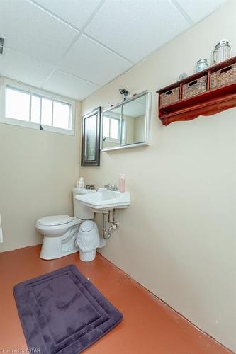 347 Burlington Crescent, London, ON - Indoor Photo Showing Bathroom