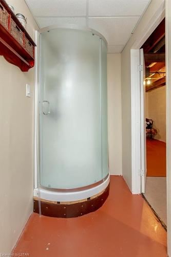 347 Burlington Crescent, London, ON - Indoor Photo Showing Other Room