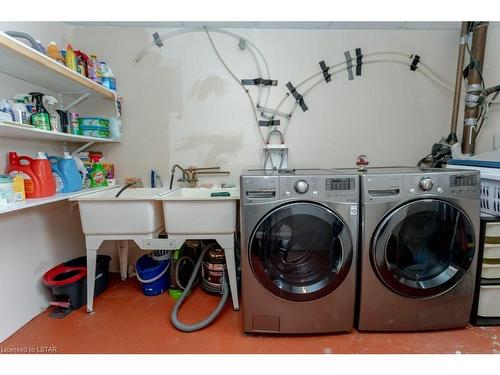 347 Burlington Crescent, London, ON - Indoor Photo Showing Laundry Room
