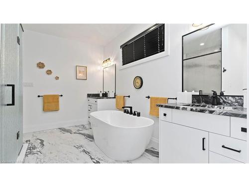 17 Edgeview Crescent, Komoka, ON - Indoor Photo Showing Bathroom