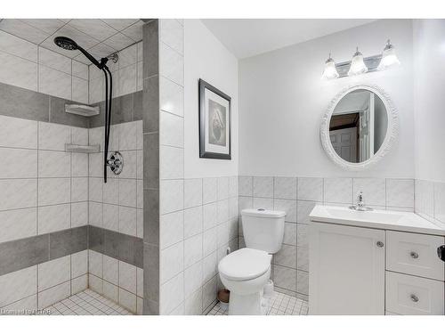 17-1200 Cheapside Street, London, ON - Indoor Photo Showing Bathroom