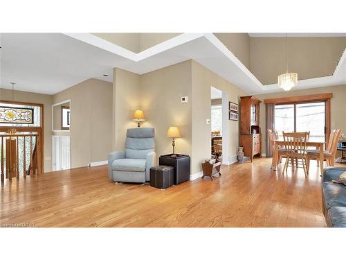 34639 Third Line, Southwold, ON - Indoor Photo Showing Living Room