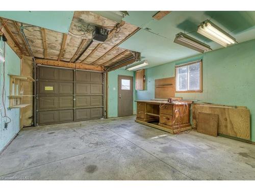 10 Erinlea Drive, St. Thomas, ON - Indoor Photo Showing Garage