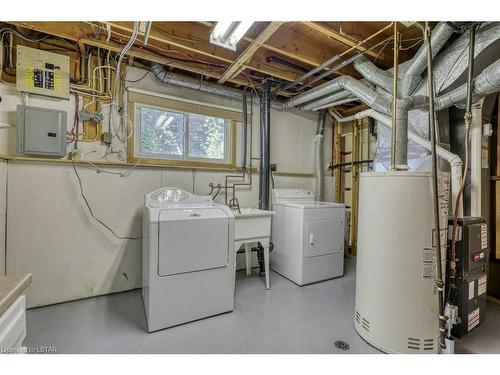 10 Erinlea Drive, St. Thomas, ON - Indoor Photo Showing Laundry Room