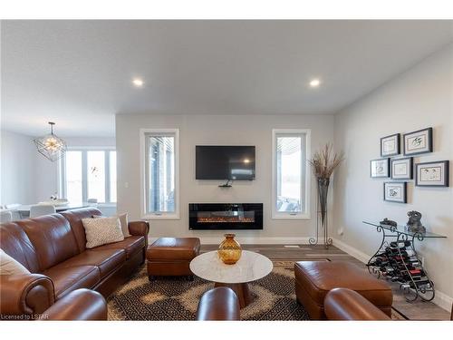 116 Lila Street, Dutton, ON - Indoor Photo Showing Living Room With Fireplace