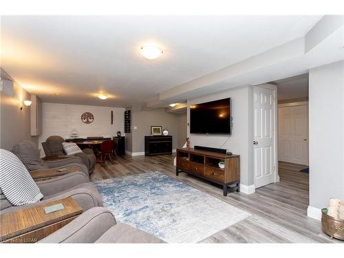 43642 Sparta Line, Central Elgin (Munic), ON - Indoor Photo Showing Living Room