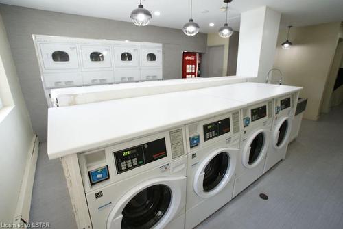 306-563 Mornington Avenue, London, ON - Indoor Photo Showing Laundry Room