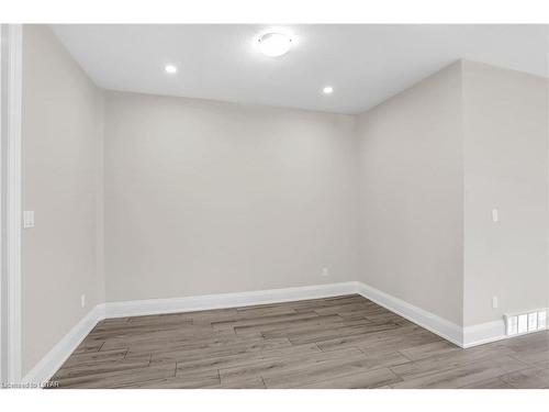 4 Bouw Place, Dutton, ON - Indoor Photo Showing Other Room
