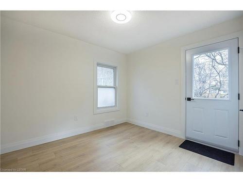 40 Logan Avenue, London, ON - Indoor Photo Showing Other Room