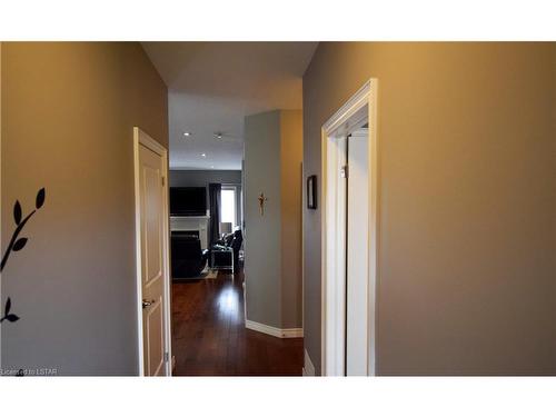 22-1630 Bayswater Crescent, London, ON - Indoor Photo Showing Other Room