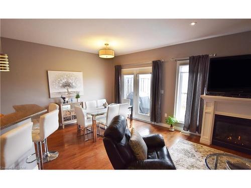 22-1630 Bayswater Crescent, London, ON - Indoor With Fireplace
