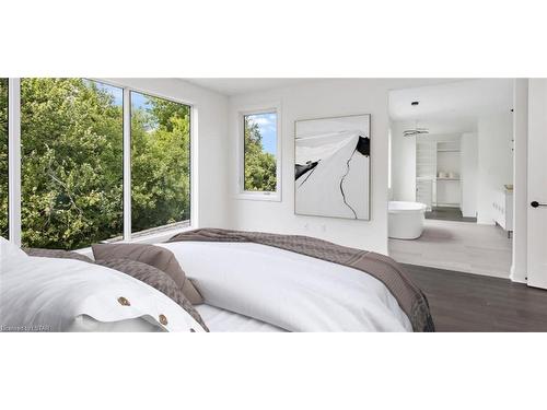 70 Crestview Drive, Kilworth, ON - Indoor Photo Showing Bedroom