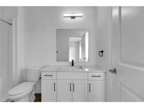 58-1595 Capri Crescent, London, ON - Indoor Photo Showing Bathroom