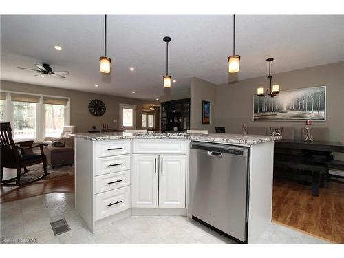 10160 Edmonds Boulevard, Grand Bend, ON - Indoor Photo Showing Kitchen With Upgraded Kitchen