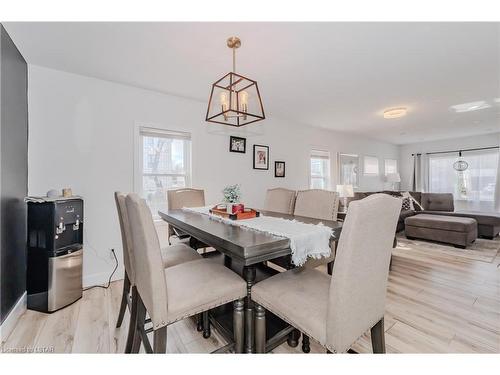 136 Woolwich Street, Kitchener, ON - Indoor Photo Showing Dining Room