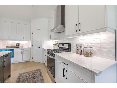 2318 Wickerson Road, London, ON - Indoor Photo Showing Kitchen With Upgraded Kitchen