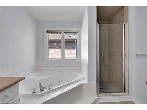615 Valetta Street, London, ON - Indoor Photo Showing Bathroom