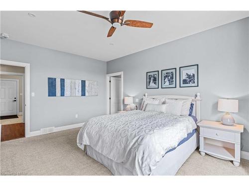 4657 Lakeside Street, Plympton-Wyoming, ON - Indoor Photo Showing Bedroom