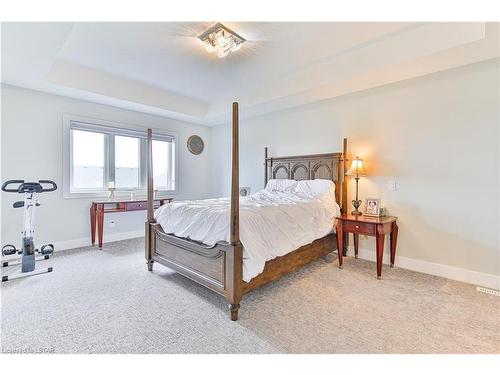 1867 Fountain Grass Drive, London, ON - Indoor Photo Showing Bedroom