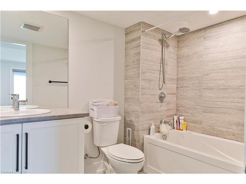1867 Fountain Grass Drive, London, ON - Indoor Photo Showing Bathroom