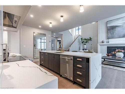 1096 Riverbend Road, London, ON - Indoor Photo Showing Kitchen