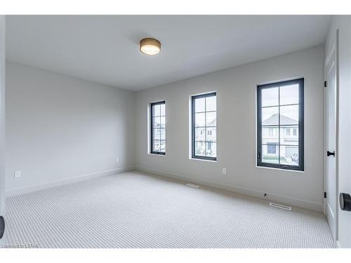 1096 Riverbend Road, London, ON - Indoor Photo Showing Other Room