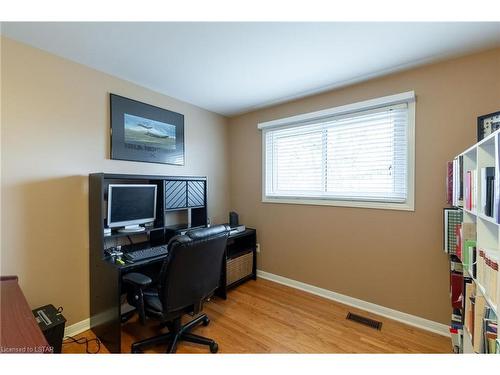 467 Belvedere Place, London, ON - Indoor Photo Showing Office