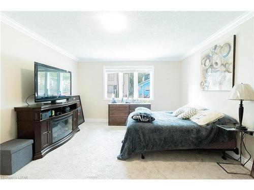 8 Queens Avenue, Grand Bend, ON - Indoor Photo Showing Bedroom