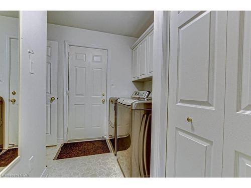 21-1755 Louise Boulevard, London, ON - Indoor Photo Showing Laundry Room