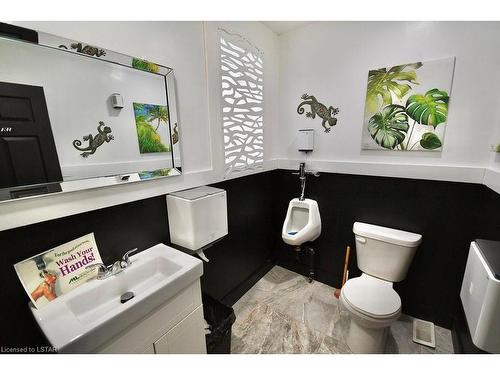 124 Rectory Street, London, ON - Indoor Photo Showing Bathroom