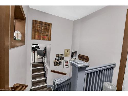 124 Rectory Street, London, ON - Indoor Photo Showing Bedroom