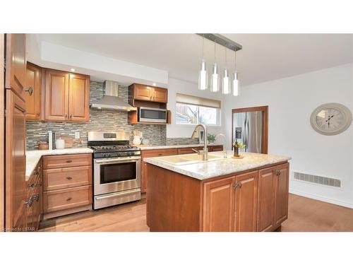 38 Glenwood Avenue, London, ON - Indoor Photo Showing Kitchen With Double Sink