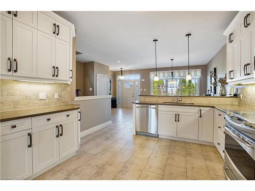 7-2081 Wallingford Avenue, London, ON - Indoor Photo Showing Kitchen With Upgraded Kitchen
