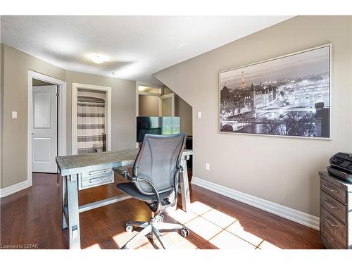 7-2081 Wallingford Avenue, London, ON - Indoor Photo Showing Office