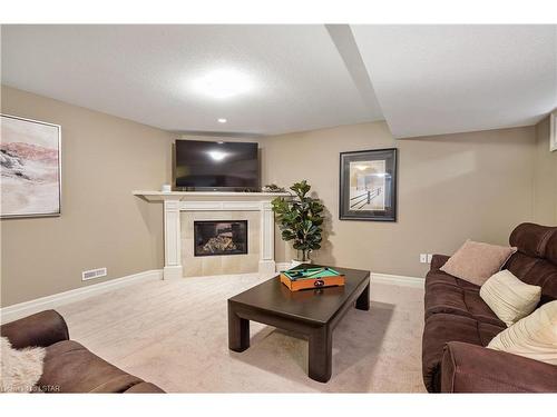 7-2081 Wallingford Avenue, London, ON - Indoor Photo Showing Living Room With Fireplace