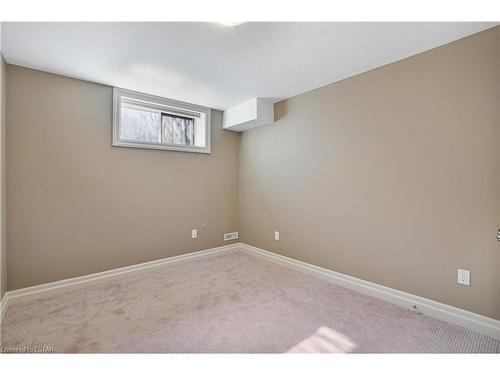 7-2081 Wallingford Avenue, London, ON - Indoor Photo Showing Other Room