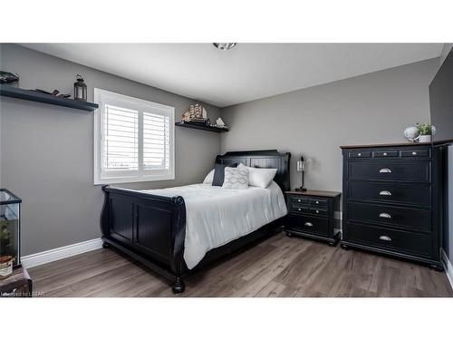 46-777 Apricot Drive, London, ON - Indoor Photo Showing Bedroom