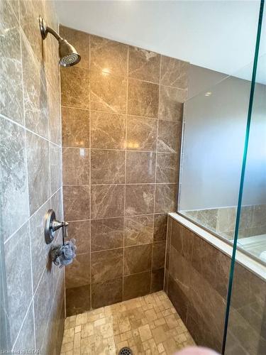 46-777 Apricot Drive, London, ON - Indoor Photo Showing Bathroom